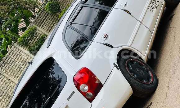 Nunua Ilio tumika Mazda Familia Nyingine Gari ndani ya Harare nchini Harare Nunua Ilio tumika Mazda Familia Nyingine Gari ndani ya Harare nchini Harare