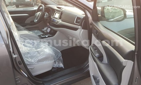 Tenga Imported Toyota Highlander Zvimwe Mota in Import - Dubai in Harare Tenga Imported Toyota Highlander Zvimwe Mota in Import - Dubai in Harare