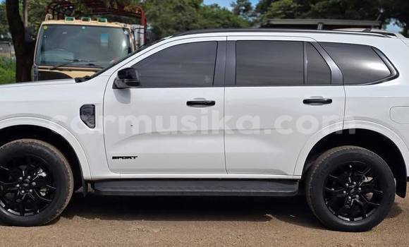 Acheter Occasion Voiture Ford Everest Blanc à Harare, Harare Acheter Occasion Voiture Ford Everest Blanc à Harare, Harare
