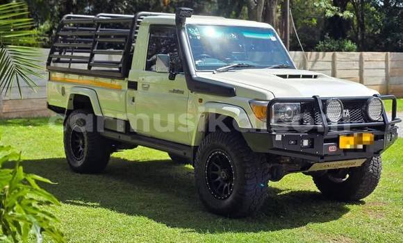Acheter Occasion Voiture Toyota Land Cruiser Blanc à Harare, Harare Acheter Occasion Voiture Toyota Land Cruiser Blanc à Harare, Harare