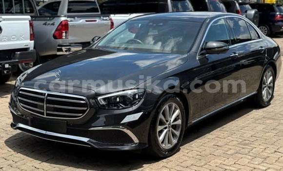 Acheter Occasion Voiture Mercedes‒Benz E–Class Noir à Harare, Harare Acheter Occasion Voiture Mercedes‒Benz E–Class Noir à Harare, Harare
