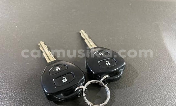 Tenga Tsaru Toyota Axio Tsvuku Mota in Beitbridge in Matabeleland South Tenga Tsaru Toyota Axio Tsvuku Mota in Beitbridge in Matabeleland South