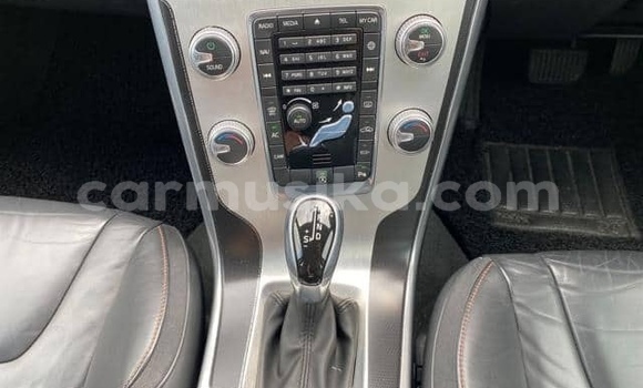 Acheter Occasion Voiture Volvo XC60 Bleu à Beitbridge, Matabeleland South Acheter Occasion Voiture Volvo XC60 Bleu à Beitbridge, Matabeleland South