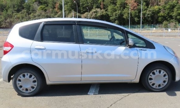 Buy Used Honda Fit Silver Car in Beitbridge in Matabeleland South Buy Used Honda Fit Silver Car in Beitbridge in Matabeleland South