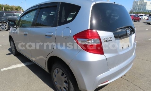 Buy Used Honda Fit Silver Car in Beitbridge in Matabeleland South Buy Used Honda Fit Silver Car in Beitbridge in Matabeleland South