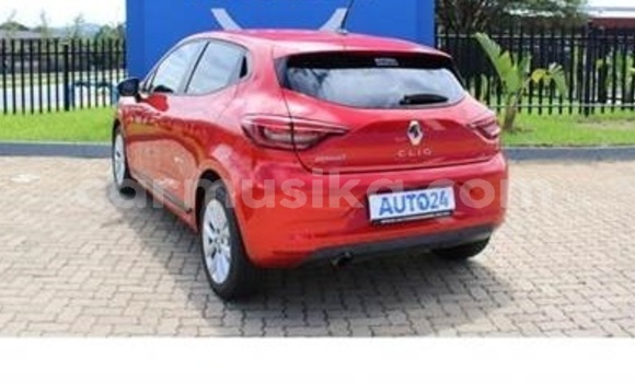 Tenga Tsaru Renault Clio Tsvuku Mota in Harare in Harare Tenga Tsaru Renault Clio Tsvuku Mota in Harare in Harare