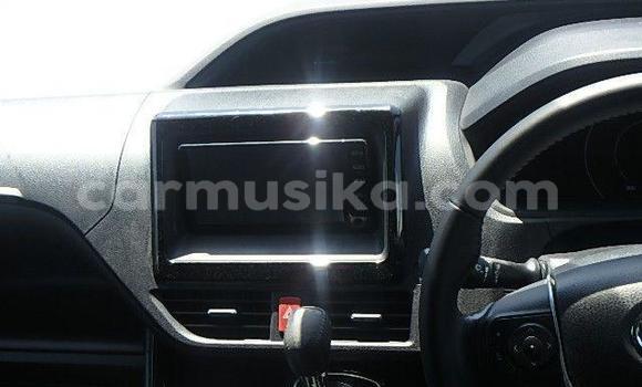 Acheter Occasion Voiture Toyota Alphard Blanc à Beitbridge, Matabeleland South Acheter Occasion Voiture Toyota Alphard Blanc à Beitbridge, Matabeleland South