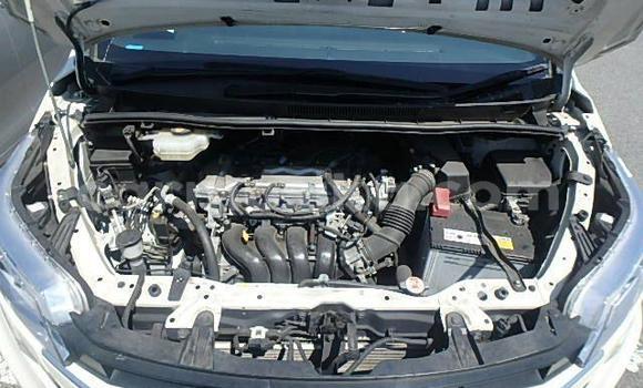 Acheter Occasion Voiture Toyota Alphard Blanc à Beitbridge, Matabeleland South Acheter Occasion Voiture Toyota Alphard Blanc à Beitbridge, Matabeleland South