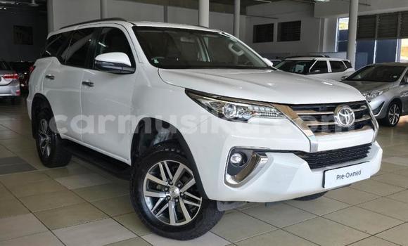 Buy Used Toyota Fortuner White Car in Belvedere in Harare