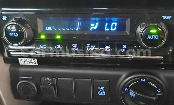 Acheter Occasion Voiture Toyota Fortuner Blanc à Belvédère, Harare Acheter Occasion Voiture Toyota Fortuner Blanc à Belvédère, Harare