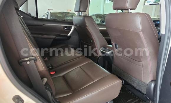 Acheter Occasion Voiture Toyota Fortuner Blanc à Belvédère, Harare Acheter Occasion Voiture Toyota Fortuner Blanc à Belvédère, Harare