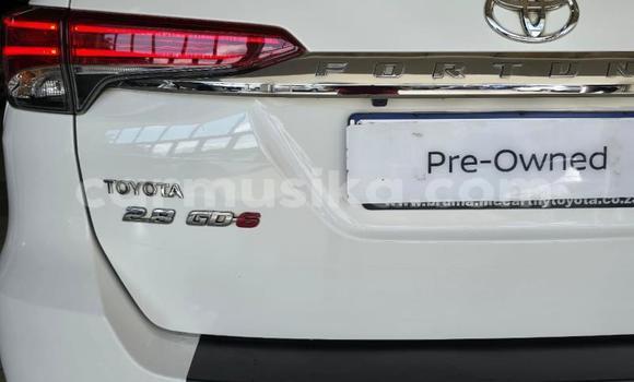 Acheter Occasion Voiture Toyota Fortuner Blanc à Belvédère, Harare Acheter Occasion Voiture Toyota Fortuner Blanc à Belvédère, Harare