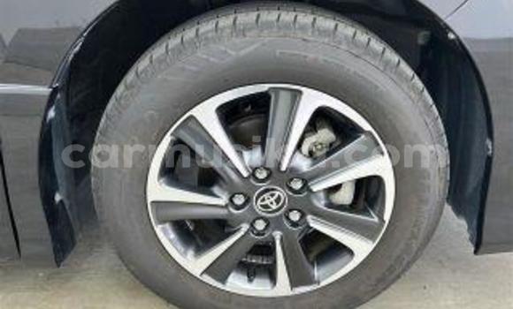 Acheter Occasion Voiture Toyota Noah Gris à Beitbridge, Matabeleland South Acheter Occasion Voiture Toyota Noah Gris à Beitbridge, Matabeleland South