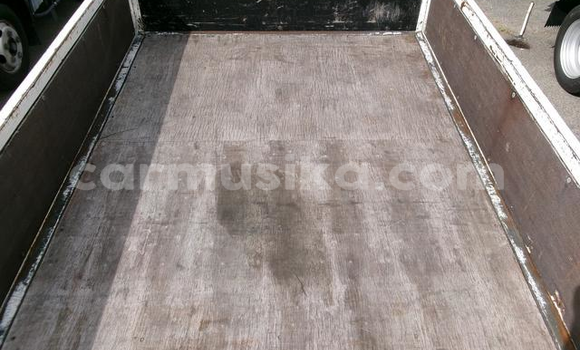 Acheter Occasion Voiture Toyota Dyna Blanc à Chegutu, Mashonaland West Acheter Occasion Voiture Toyota Dyna Blanc à Chegutu, Mashonaland West