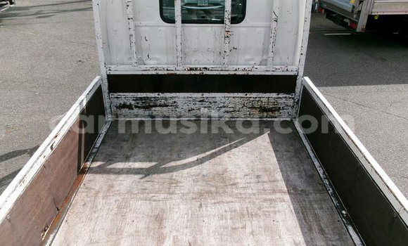Acheter Occasion Voiture Toyota Dyna Blanc à Chegutu, Mashonaland West Acheter Occasion Voiture Toyota Dyna Blanc à Chegutu, Mashonaland West