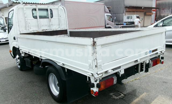 Acheter Occasion Voiture Toyota Dyna Blanc à Chegutu, Mashonaland West Acheter Occasion Voiture Toyota Dyna Blanc à Chegutu, Mashonaland West