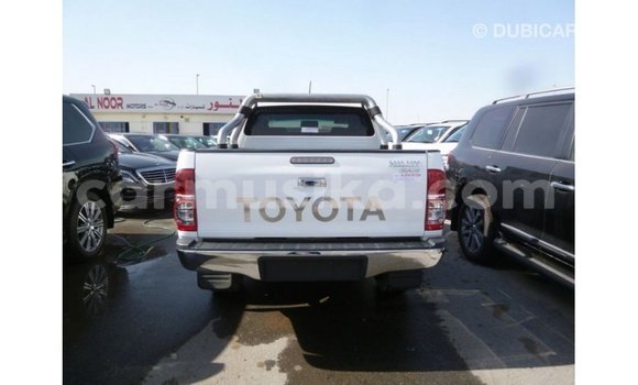 Buy Import Toyota Hilux White Car in Import - Dubai in Harare Buy Import Toyota Hilux White Car in Import - Dubai in Harare