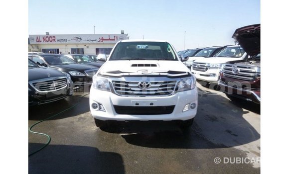Buy Import Toyota Hilux White Car in Import - Dubai in Harare Buy Import Toyota Hilux White Car in Import - Dubai in Harare