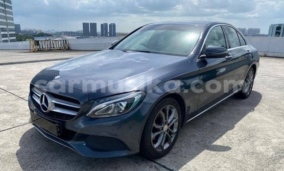 Nunua Ilio tumika Mercedes‒Benz C–Class Bluu Gari ndani ya Beitbridge nchini Matabeleland Kusini