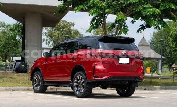Acheter Occasion Voiture Toyota Fortuner Rouge à Beitbridge, Matabeleland South Acheter Occasion Voiture Toyota Fortuner Rouge à Beitbridge, Matabeleland South