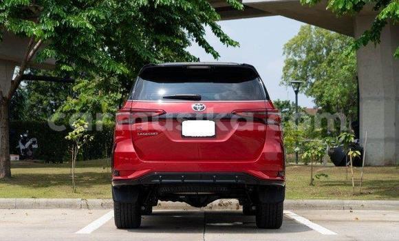 Acheter Occasion Voiture Toyota Fortuner Rouge à Beitbridge, Matabeleland South Acheter Occasion Voiture Toyota Fortuner Rouge à Beitbridge, Matabeleland South