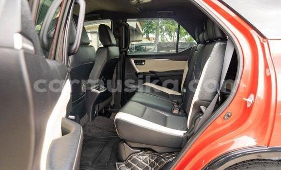 Acheter Occasion Voiture Toyota Fortuner Rouge à Beitbridge, Matabeleland South Acheter Occasion Voiture Toyota Fortuner Rouge à Beitbridge, Matabeleland South