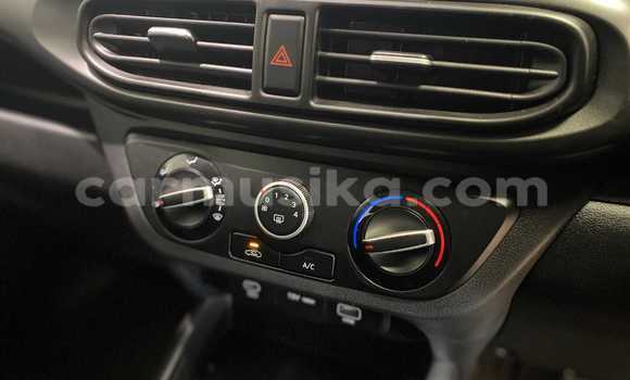 Acheter Occasion Voiture Hyundai i10 Blanc à Beitbridge, Matabeleland South Acheter Occasion Voiture Hyundai i10 Blanc à Beitbridge, Matabeleland South