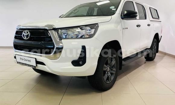 Buy Used Toyota Hilux White Car in Belvedere in Harare