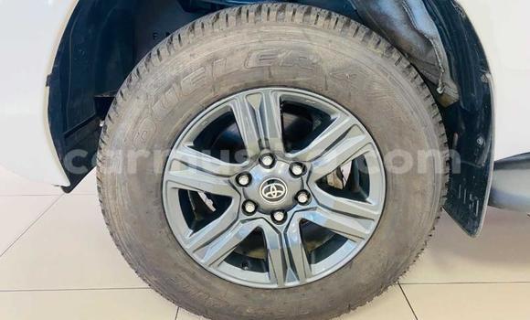 Acheter Occasion Voiture Toyota Hilux Blanc à Belvédère, Harare Acheter Occasion Voiture Toyota Hilux Blanc à Belvédère, Harare