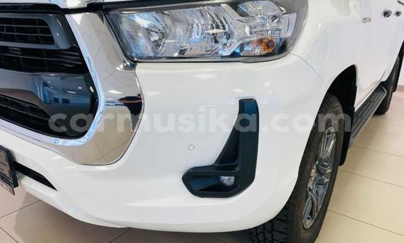 Acheter Occasion Voiture Toyota Hilux Blanc à Belvédère, Harare Acheter Occasion Voiture Toyota Hilux Blanc à Belvédère, Harare