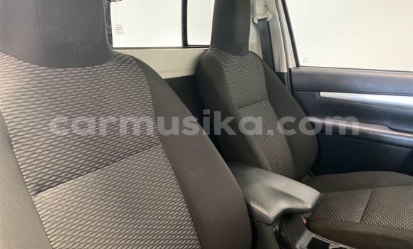 Acheter Occasion Voiture Toyota Hilux Blanc à Beitbridge, Matabeleland South Acheter Occasion Voiture Toyota Hilux Blanc à Beitbridge, Matabeleland South