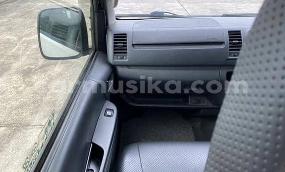 Buy Used Toyota Hiace White Car in Beitbridge in Matabeleland South Buy Used Toyota Hiace White Car in Beitbridge in Matabeleland South