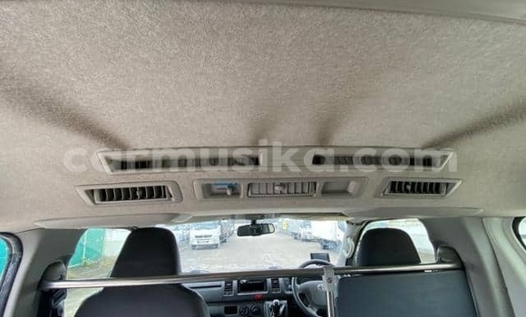 Buy Used Toyota Hiace White Car in Beitbridge in Matabeleland South Buy Used Toyota Hiace White Car in Beitbridge in Matabeleland South