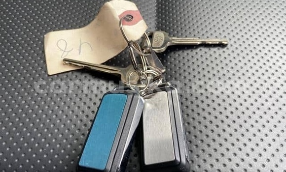 Buy Used Toyota Hiace White Car in Beitbridge in Matabeleland South Buy Used Toyota Hiace White Car in Beitbridge in Matabeleland South