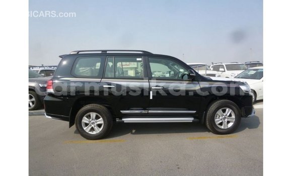 Tenga Imported Toyota Land Cruiser Nhema Mota in Import - Dubai in Harare Tenga Imported Toyota Land Cruiser Nhema Mota in Import - Dubai in Harare