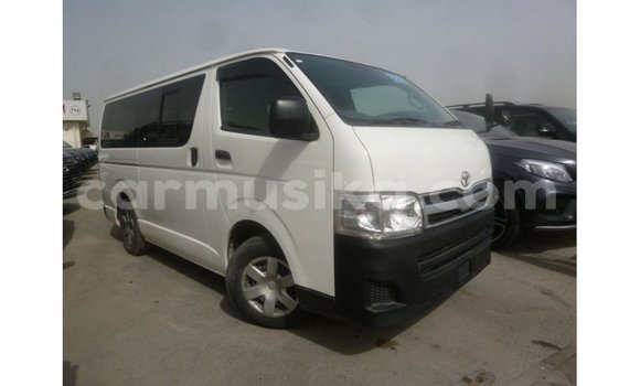 Tenga Imported Toyota Hiace Chena Mota in Import - Dubai in Harare Tenga Imported Toyota Hiace Chena Mota in Import - Dubai in Harare
