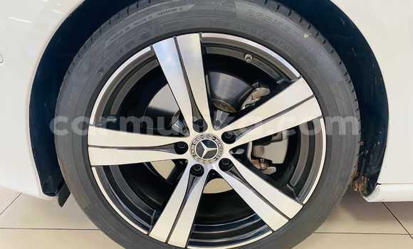 Acheter Occasion Voiture Mercedes-Benz C-Classe Blanc à Beitbridge, Matabeleland South Acheter Occasion Voiture Mercedes-Benz C-Classe Blanc à Beitbridge, Matabeleland South