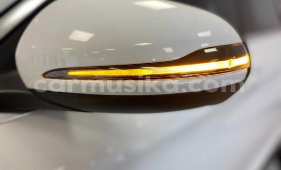 Acheter Occasion Voiture Mercedes-Benz GLC 250D Blanc à Beitbridge, Matabeleland South Acheter Occasion Voiture Mercedes-Benz GLC 250D Blanc à Beitbridge, Matabeleland South