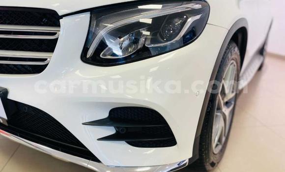 Acheter Occasion Voiture Mercedes-Benz GLC 250D Blanc à Beitbridge, Matabeleland South Acheter Occasion Voiture Mercedes-Benz GLC 250D Blanc à Beitbridge, Matabeleland South