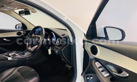 Acheter Occasion Voiture Mercedes-Benz GLC 250D Blanc à Beitbridge, Matabeleland South Acheter Occasion Voiture Mercedes-Benz GLC 250D Blanc à Beitbridge, Matabeleland South