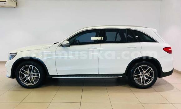 Acheter Occasion Voiture Mercedes-Benz GLC 250D Blanc à Beitbridge, Matabeleland South Acheter Occasion Voiture Mercedes-Benz GLC 250D Blanc à Beitbridge, Matabeleland South