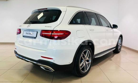 Acheter Occasion Voiture Mercedes-Benz GLC 250D Blanc à Beitbridge, Matabeleland South Acheter Occasion Voiture Mercedes-Benz GLC 250D Blanc à Beitbridge, Matabeleland South