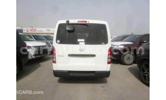 Buy Import Toyota Hiace White Car in Import - Dubai in Harare Buy Import Toyota Hiace White Car in Import - Dubai in Harare