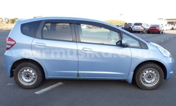 Nunua Ilio tumika Honda Fit Bluu Gari ndani ya Beitbridge nchini Matabeleland Kusini Nunua Ilio tumika Honda Fit Bluu Gari ndani ya Beitbridge nchini Matabeleland Kusini