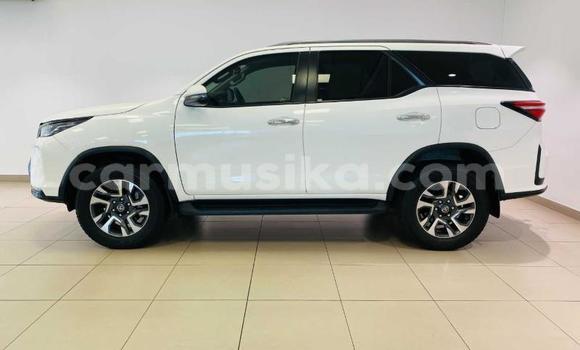 Tenga Tsaru Toyota Fortuner Chena Mota in Beitbridge in Matabeleland South Tenga Tsaru Toyota Fortuner Chena Mota in Beitbridge in Matabeleland South