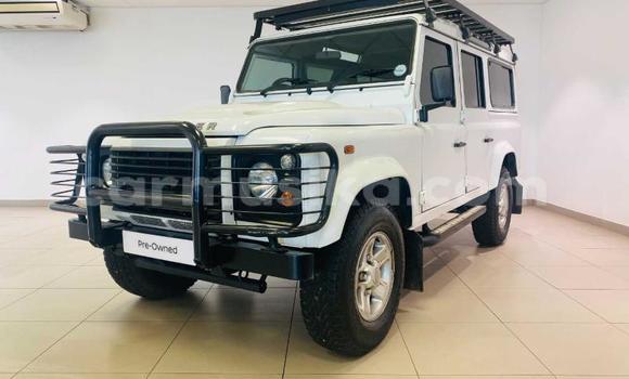 Buy Used Land Rover Defender White Car in Beitbridge in Matabeleland South