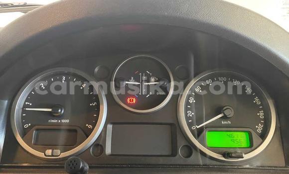 Buy Used Land Rover Defender White Car in Beitbridge in Matabeleland South Buy Used Land Rover Defender White Car in Beitbridge in Matabeleland South