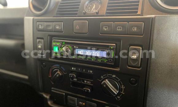 Buy Used Land Rover Defender White Car in Beitbridge in Matabeleland South Buy Used Land Rover Defender White Car in Beitbridge in Matabeleland South