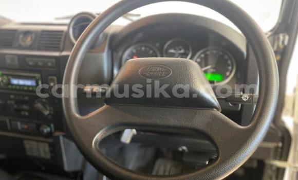 Buy Used Land Rover Defender White Car in Beitbridge in Matabeleland South Buy Used Land Rover Defender White Car in Beitbridge in Matabeleland South