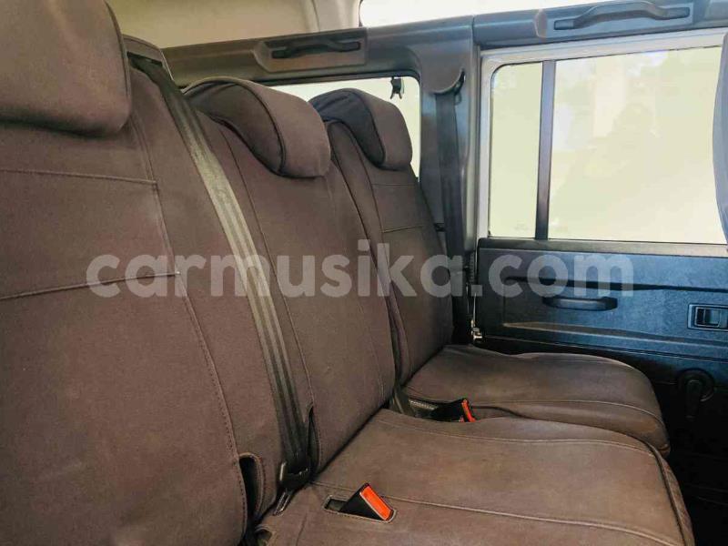 Big with watermark land rover defender matabeleland south beitbridge 36820